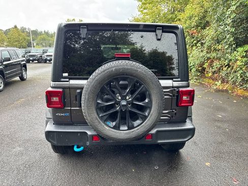 Used 2023 Jeep Wrangler Unlimited Sahara w/ Cold Weather Group AWD/4WD image 8