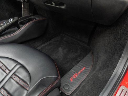 Used 2022 Ferrari F8 Tributo image 74