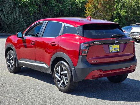Used 2025 Nissan Kicks SV FWD image 24