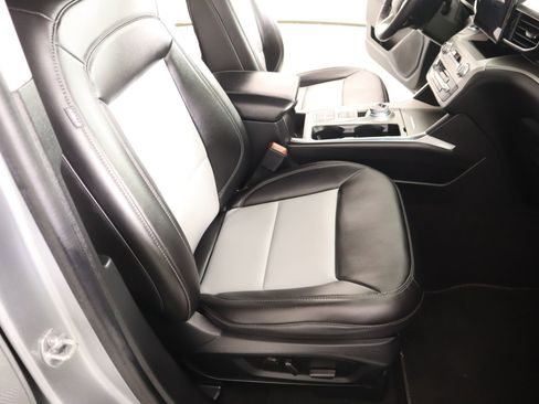 Used 2024 Ford Explorer XLT w/ Equipment Group 202A image 14