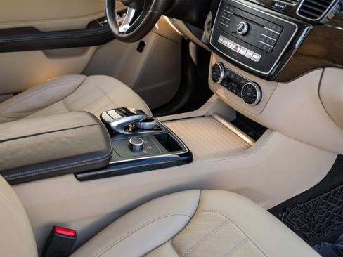 Used 2017 Mercedes-Benz GLE 350 w/ Premium 1 Package image 23