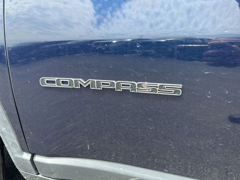 Used 2018 Jeep Compass Latitude w/ Cold Weather Group AWD/4WD image 4