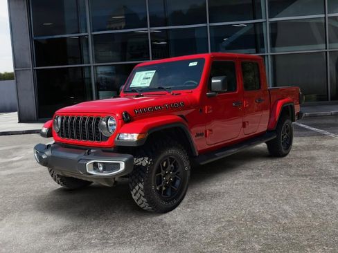 New 2025 Jeep Gladiator Sport image 3