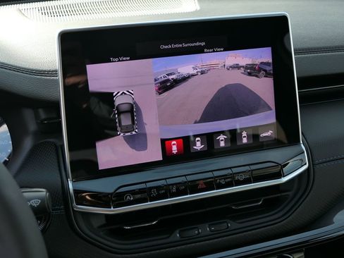 Used 2025 Jeep Compass Latitude w/ Convenience Group image 17