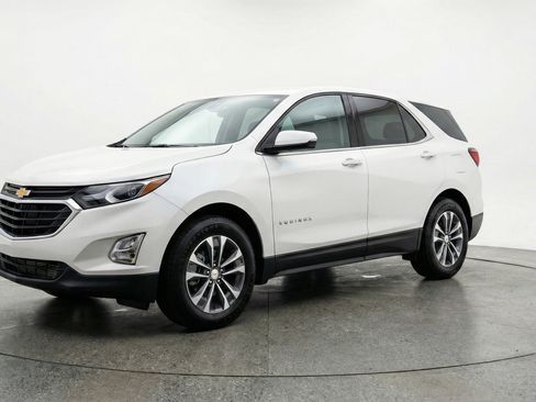 Used 2025 Chevrolet Equinox LT image 3