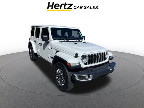 Used 2025 Jeep Wrangler Sahara image 1