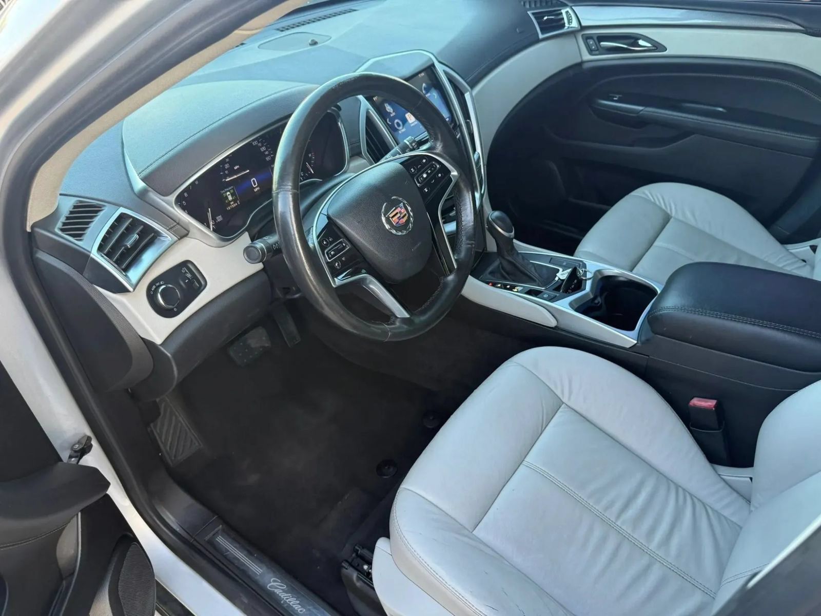 Used 2015 Cadillac SRX FWD image 14