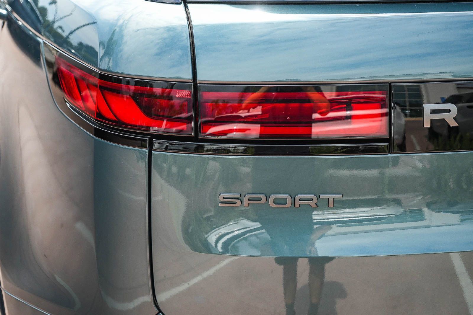 Certified 2025 Land Rover Range Rover Sport SE AWD/4WD image 8