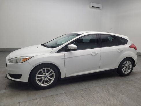 Used 2016 Ford Focus SE image 2
