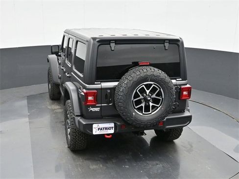 Used 2024 Jeep Wrangler Unlimited Rubicon w/ Technology Group image 27