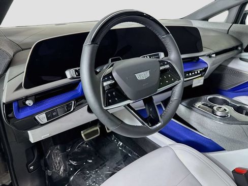 Certified 2025 Cadillac Optiq Sport 1 AWD/4WD image 9