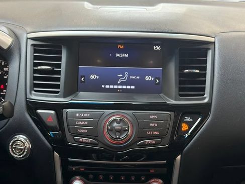 Used 2020 Nissan Pathfinder SV FWD image 15