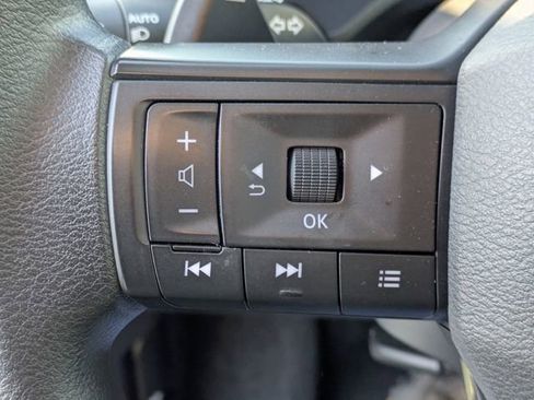 Used 2025 Nissan Rogue S image 22