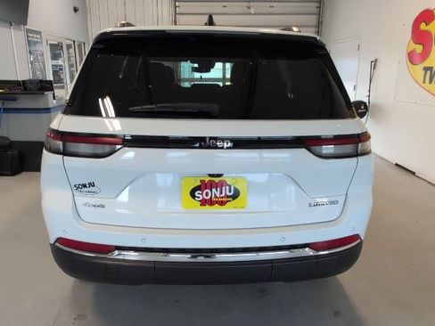 Used 2023 Jeep Grand Cherokee Limited AWD/4WD image 4