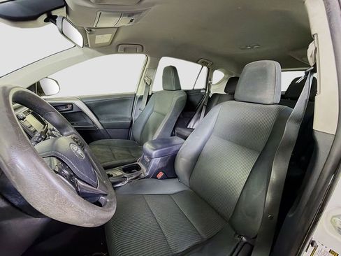 Used 2017 Toyota RAV4 LE AWD/4WD image 13