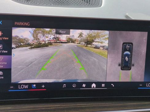 Used 2024 BMW X7 xDrive40i image 21