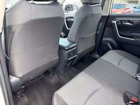 Used 2025 Toyota RAV4 XLE AWD/4WD image 42