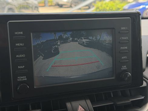 Used 2019 Toyota RAV4 LE FWD image 20