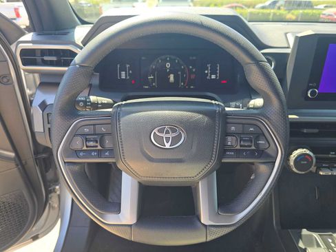 Certified 2026 Toyota 4Runner SR5 AWD/4WD image 25