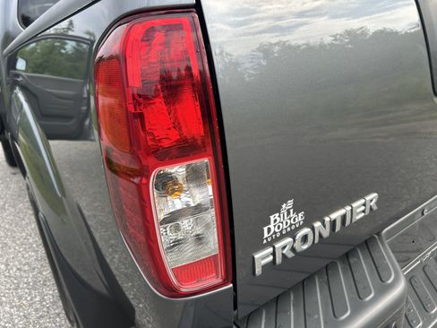 Used 2020 Nissan Frontier SV AWD/4WD image 14