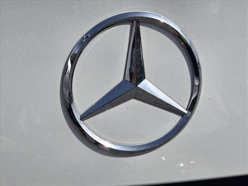 Used 2022 Mercedes-Benz C 300 Sedan image 5