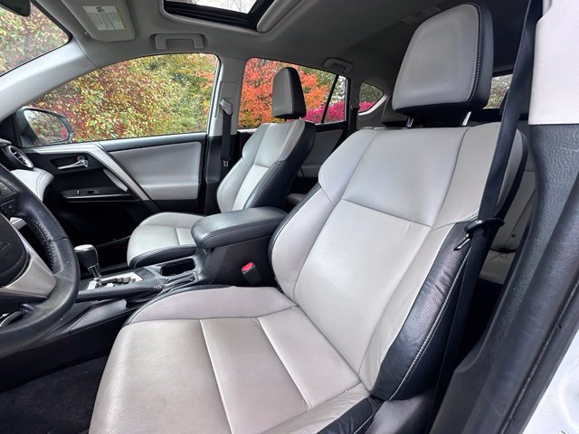 Used 2016 Toyota RAV4 Limited AWD/4WD image 12