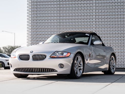 Used 2004 BMW Z4 3.0i RWD image 10