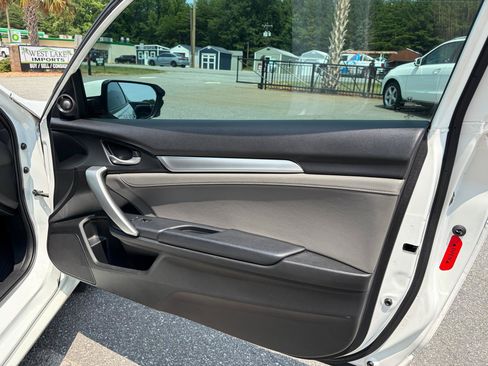 Used 2017 Honda Civic Touring image 33