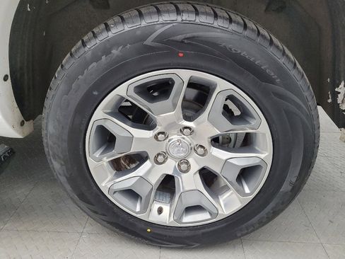 Used 2017 RAM 1500 Limited image 31