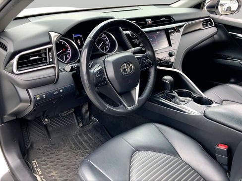 Used 2018 Toyota Camry SE FWD image 18