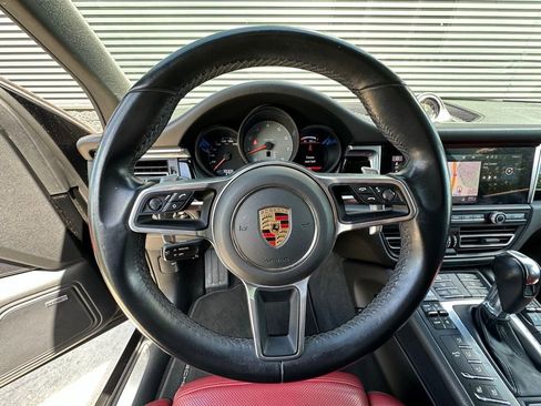 Certified 2021 Porsche Macan S AWD/4WD image 16