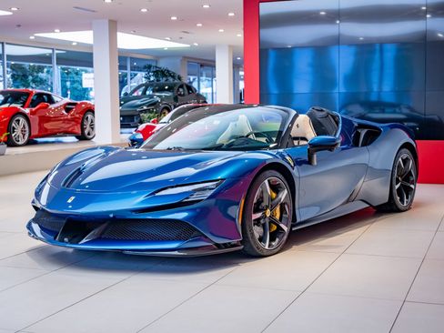 Used 2025 Ferrari SF90 Spider image 4
