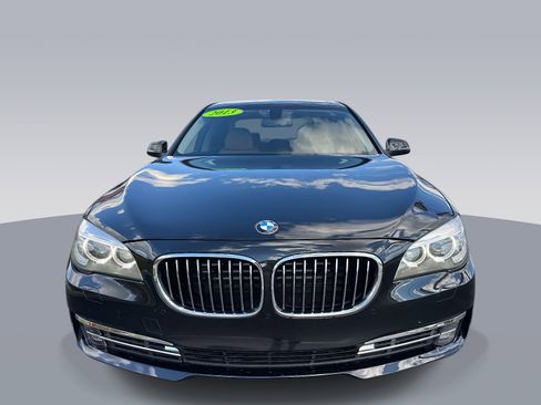 Used 2013 BMW 750i xDrive image 2