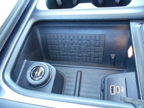 Used 2025 Ford Expedition Active AWD/4WD image 19