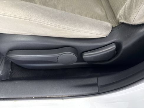 Used 2016 Nissan Sentra S FWD image 19