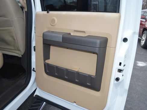 Used 2011 Ford F250 Lariat w/ Lariat Interior Pkg image 25