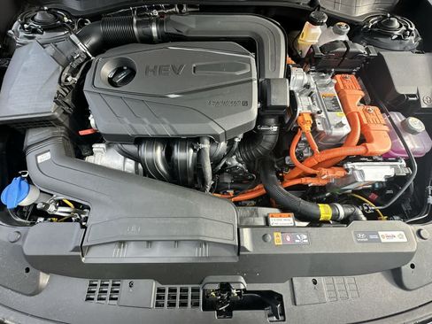 Used 2025 Hyundai Sonata SEL FWD image 12