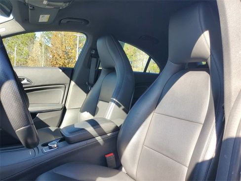 Used 2015 Mercedes-Benz CLA 250 image 13