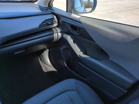 Used 2024 Subaru Crosstrek 2.0i Premium image 17