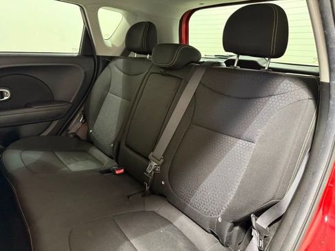 Used 2015 Kia Soul + FWD image 21