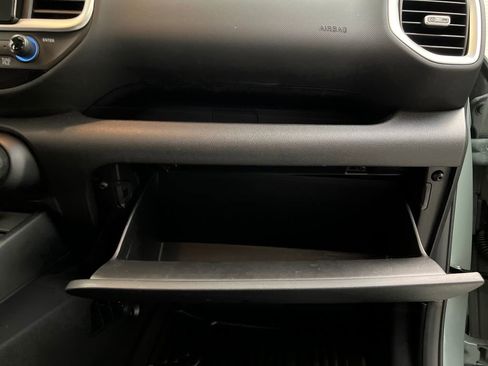 Used 2025 Hyundai Venue SEL FWD image 26