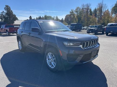 New 2025 Jeep Grand Cherokee Laredo X w/ Luxury Tech Group I AWD/4WD image 7