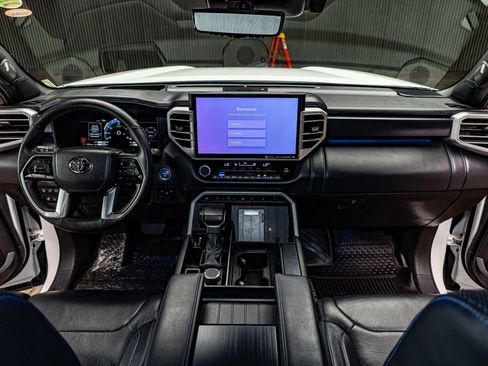 Used 2024 Toyota Sequoia Platinum image 18