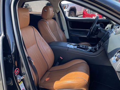 Used 2016 Jaguar XJ R-Sport RWD image 6