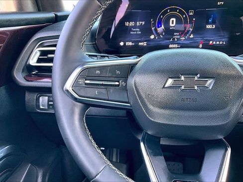 Used 2024 Chevrolet Traverse Z71 image 24