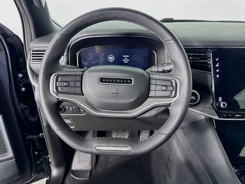 Used 2024 Jeep Wagoneer Series II w/ Flexible Seating Group AWD/4WD image 12