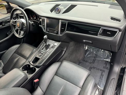Used 2018 Porsche Macan image 23