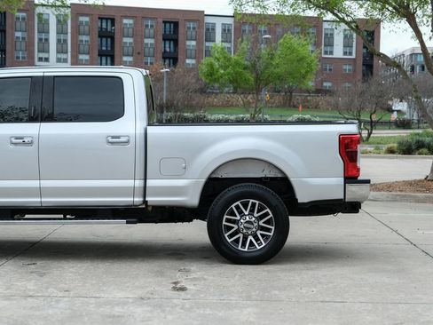 Used 2018 Ford F250 Lariat w/ Lariat Ultimate Package AWD/4WD image 12