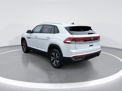 New 2026 Volkswagen Atlas Cross Sport SE image 5