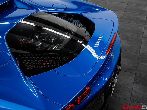 Used 2022 Ferrari SF90 Stradale *CARBON FIBER STEERING WHEEL * image 20